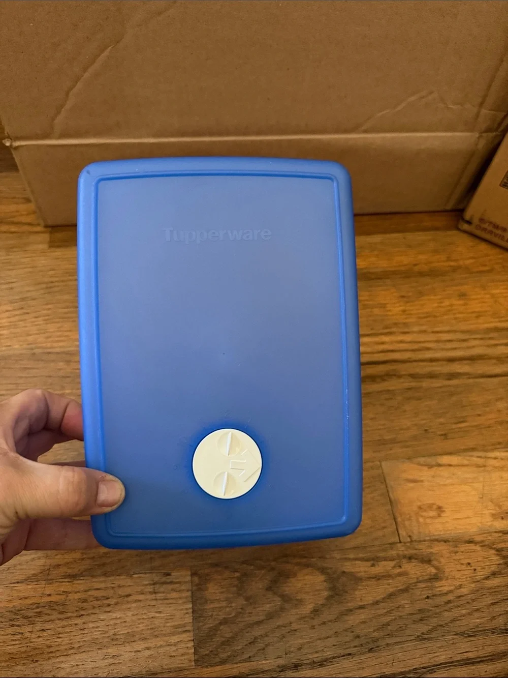 Tupperware Freezer mate w dual on lid.